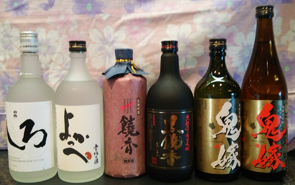 『すみよし館おすすめ焼酎全種』お食事時また、お部屋でのお召し上がりにもお勧めいたします。他にもフランス産ワインも各種取り揃えております。お申し付けは、内線9番フロントまでご連絡くださいませ。 おすすめ焼酎